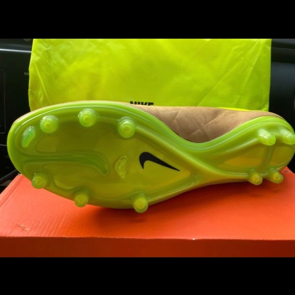Nike Hypervenom Soccer Cleats - Picture 2 of 4